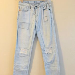 Light wash denim boyfriend fit style